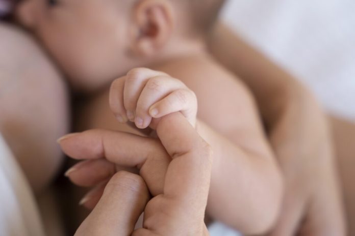 postnatal-period-with-mother-child-1024x683