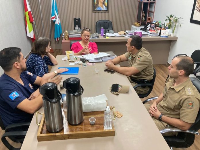 reunião entre prefeitura e PM