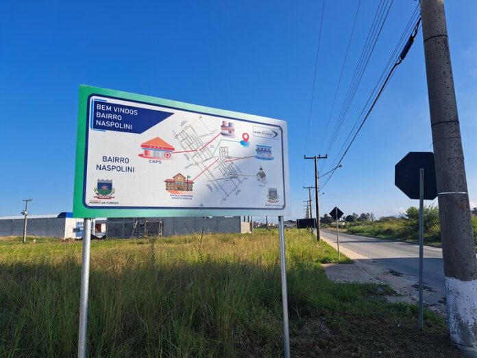 Placa instalada no bairro Naspolini_Foto Beatriz Coan