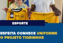 Prefeita conhece uniforme do projeto Tigrinhos