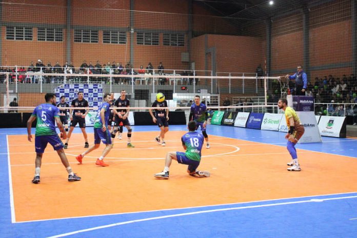 Na etapa classificatória, VOA Vôlei Morro da Fumaça perdeu por 3 sets a 0 para Apan Eleva Blumenau - Foto Beatriz Coan