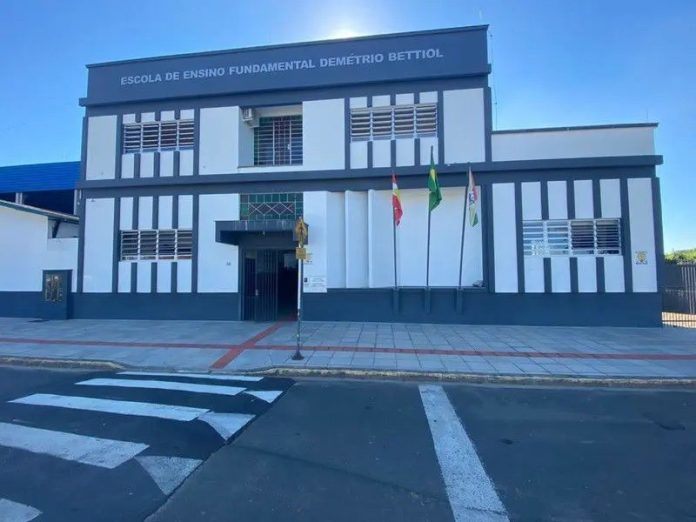 cocal-do-sul-escola-de-demetrio-bettiol