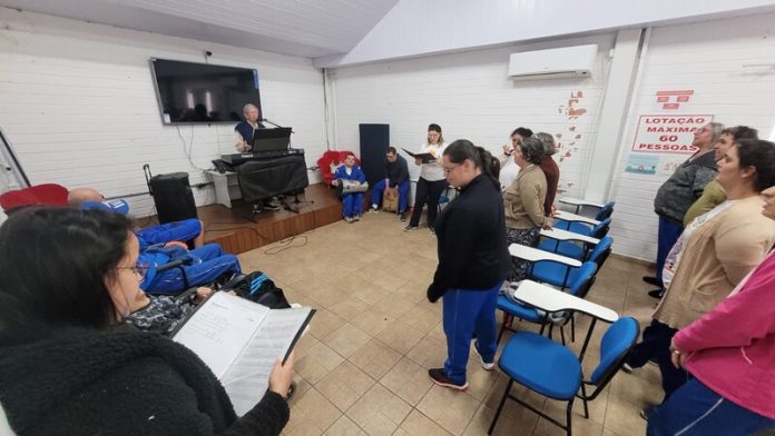Aulas de Canto Coral - Por Ana Paula Nesi (1)_Easy-Resize.com