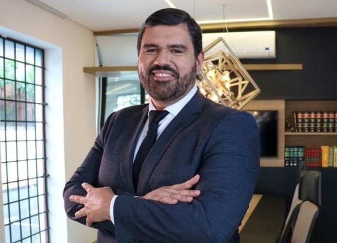Gustavo Martins 01_Easy-Resize.com