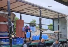 Comitiva de Cocal do Sul entrega donativos na cidade adotada de Bom Princípio