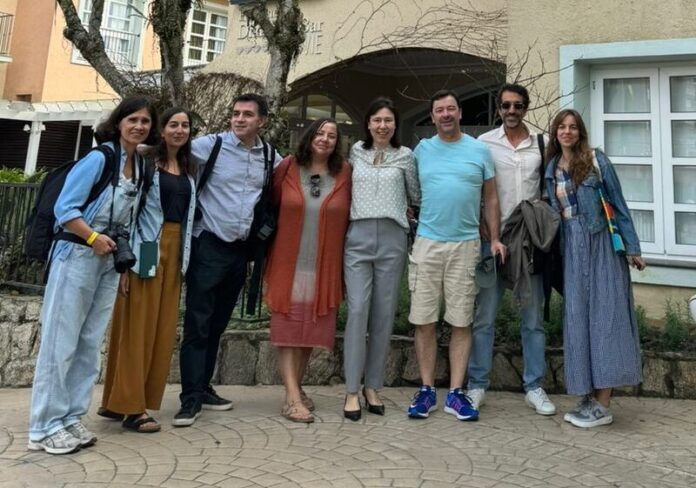 Jornalistas com a gerente do hotel IL Campanario, Pamela Stein (centro, de camisa branca).Foto Susane Caruso.