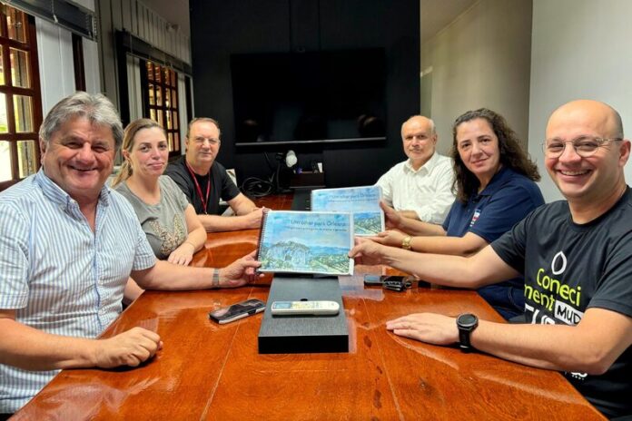 Livro-Um-olhar-para-Orleans-1-scaled