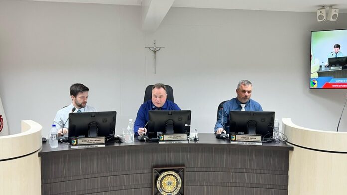 legislativo-orleans-240325-capa