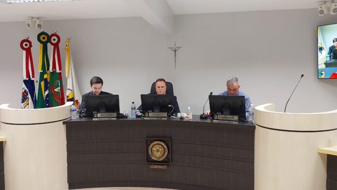 legislativo-orleans-2304-capa