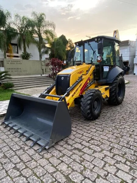 Nova retroescavadeira do Samae de Urussanga (1)