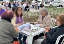 Participantes dos Grupos de Mães de Urussanga demonstram talento e união em evento na Praça