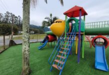 Prefeitura de Treze de Maio revitaliza parquinho na comunidade de São Gabriel