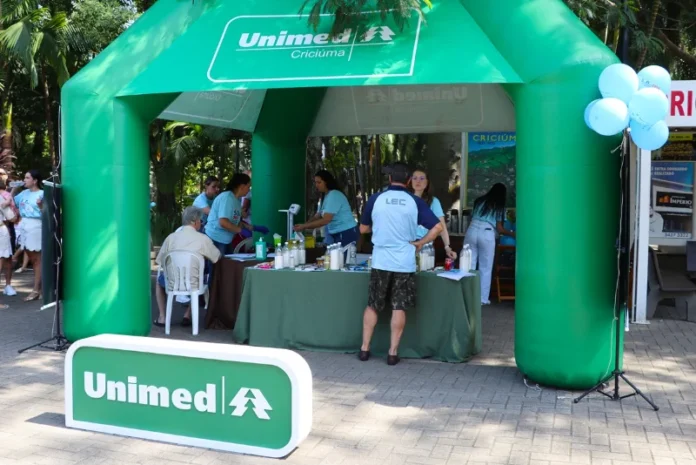 Ação na praça - arquivo_batcheditor_fotor