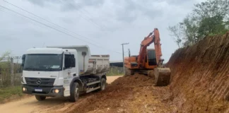Rua de Cocal do Sul recebe obras de alargamento e drenagem