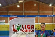 Equipe sub-14 FME/Voa Vôlei é vice-campeã da série Platina da Liga Voleibol de SC