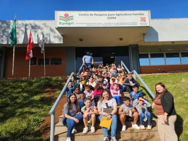 visita-escola-ao-cepaf-mRF2vE.tmp