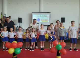 Secretaria de Educação realiza evento para lançamento e entrega de novos uniformes, material didático e kit escolar