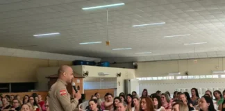 Profissionais da Educação de Urussanga participam de capacitação com a Polícia Militar