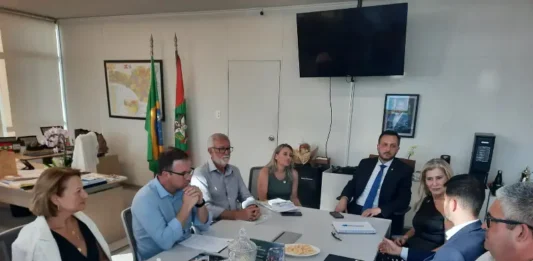 Prefeito de Cocal do Sul cumpre agenda em Florianópolis e protocola projeto para administrar faixa de domínio da 442