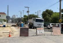 Rua 15 de Novembro tem interdições temporárias para avanço das obras de esgotamento sanitário