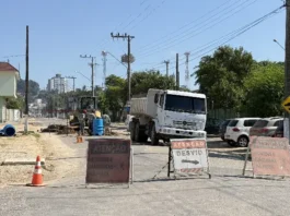 Rua 15 de Novembro tem interdições temporárias para avanço das obras de esgotamento sanitário