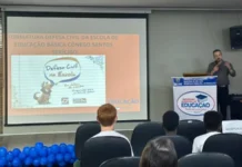 Formatura do Programa Defesa Civil na Escola em Orleans