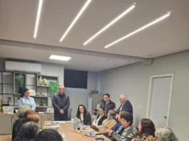 Prefeito em exercício, Rogério da Farmácia, reúne presidentes dos Clubes de Mães e da Terceira Idade
