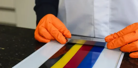 Tintas Personalizadas: O Poder da Cor na Indústria de Embalagens