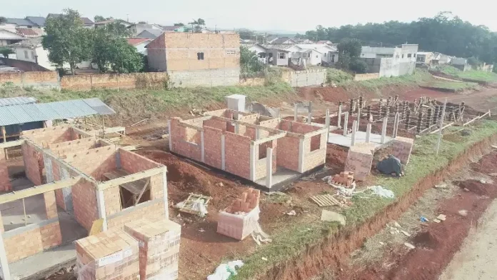 Casas_populares_come__am_a_ganhar_forma_em_Cocal_do_Sul_2.jpeg