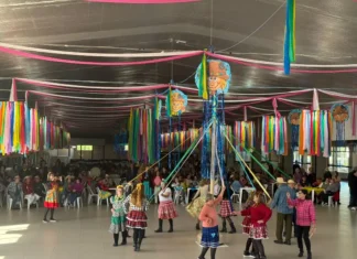 Festa Junina da Terceira Idade reúne 400 participantes em Cocal do Sul