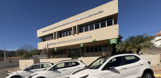 Prefeitura de Treze de Maio reforça frota municipal com aquisição de três novos veículos