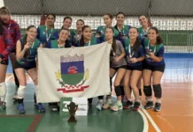 Voleibol feminino de Morro da Fumaça conquista 3º lugar nos Joguinhos Abertos e garante vaga na etapa estadual