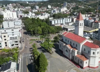 Prefeitura e Unesc promovem ação no Bairro São Pedro de atualização cadastral e esclarecimentos sobre o IPTU