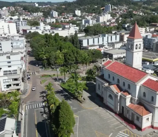Prefeitura e Unesc promovem ação no Bairro São Pedro de atualização cadastral e esclarecimentos sobre o IPTU