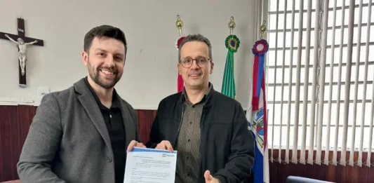 ORLEANS REDUZ BUROCRACIA E DISPENSA ALVARÁ PARA 896 ATIVIDADES ECONÔMICAS
