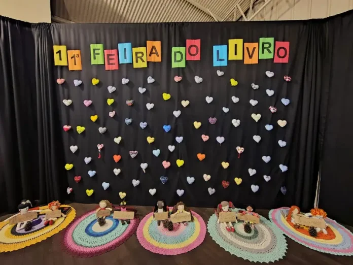 Feira_do_Livro_re__ne_cerca_de_2_3_mil_estudantes_a_partir_desta_ter__a_em_Cocal_do_Sul.jpeg