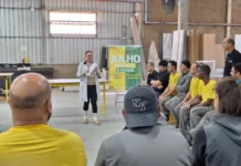 Julho Amarelo leva orientação e testes rápidos sobre hepatites aos trabalhadores de Cocal do Sul