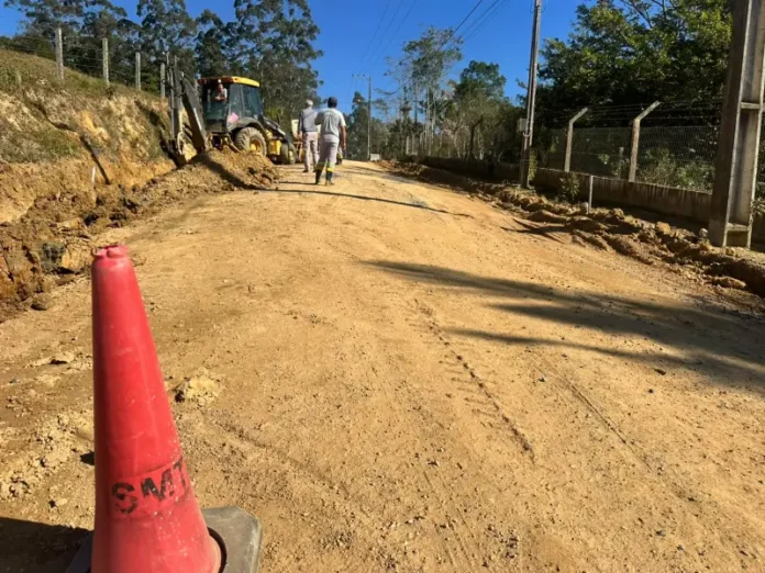 Mais_de_1_6_quil__metro_de_pavimenta____o_avan__a_na_Linha_Tigre__em_Cocal_do_Sul.jpeg
