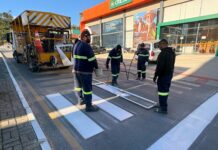 Prefeitura de Treze de Maio inicia revitalização da sinalização horizontal no centro do município
